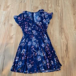 Very cute floral wrap dress!!